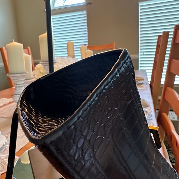 Balenciaga authentic black crocodile embossed leather handbag! GORGEOUS!!! - Picture 4 of 4